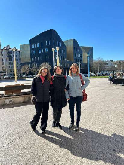 Esther Vital, Laura Ibáñez y Marion Moreau.